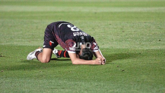 Mandíbula de cristal: Colón recibe el primer golpe y termina en la lona