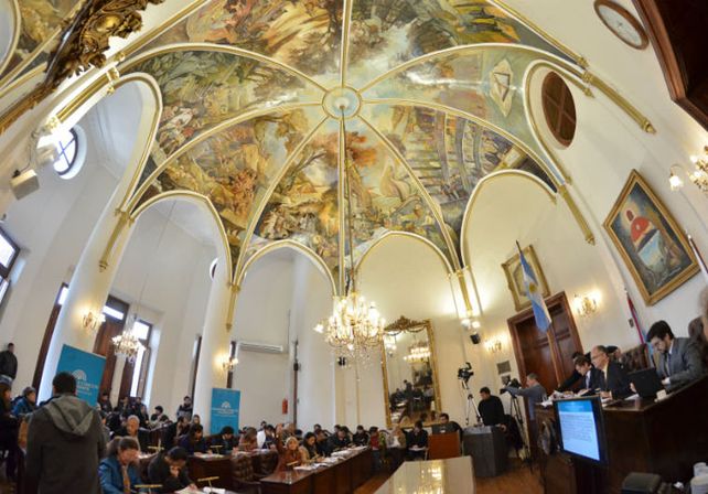 Puesta en valor. El recinto donde sesiona el Concejo fue restaurado por el artista Raúl González.