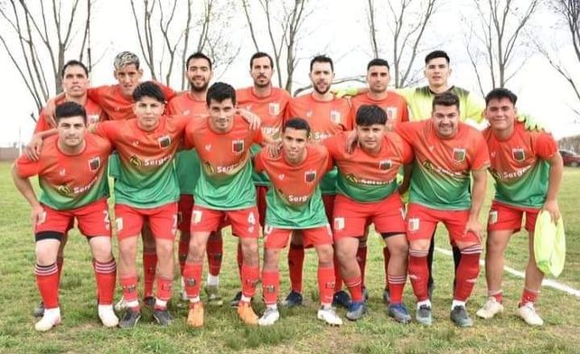 Cancha de la inclusión en Clarke: Marquitos Chaves debutó con la camiseta de Unión