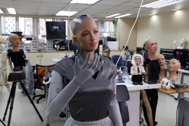 Sophia, la robot humanoide que podría ser lanzada este 2021