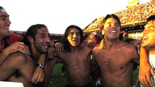 Los jugadores armaron una gran fiesta en la cancha del rojo.