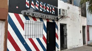 Lucha por su vida un barbero de 22 años baleado en la cabeza en barrio Belgrano: Se asomó por la ventana y le tiró a matar