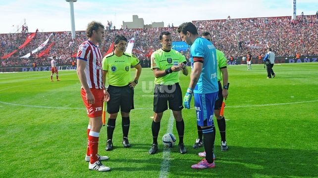 ¿Cómo le fue a Colón con Darío Herrera como árbitro?