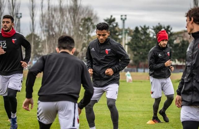 Leguizamón y Morelo pelean por un lugar en la ofensiva