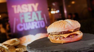 McDonalds presentó su nueva hamburguesa Tasty Feat Cuarto