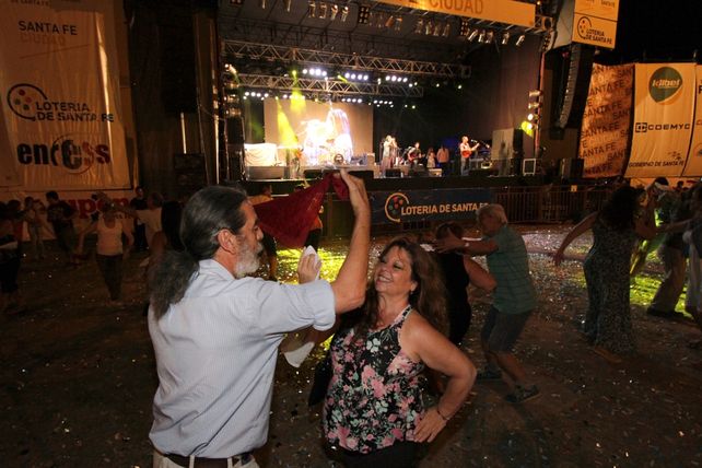 Miles de personas asistieron anoche al Festival de Guadalupe
