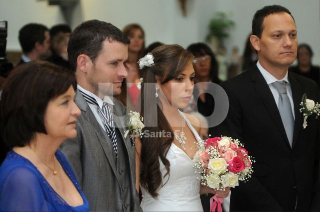 Ceremonia. La Iglesia de Fátima recibió a Fernando y Virginia. Las dudas se esfumaron y ambos vivieron un emotivo momento.