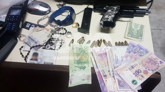 Cayeron presos dos hermanos y un menor con un arma de guerra cargada