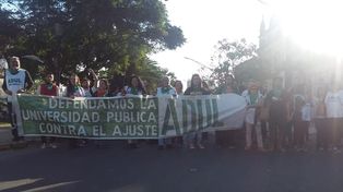 Los docentes universitarios confirmaron un paro por tres días