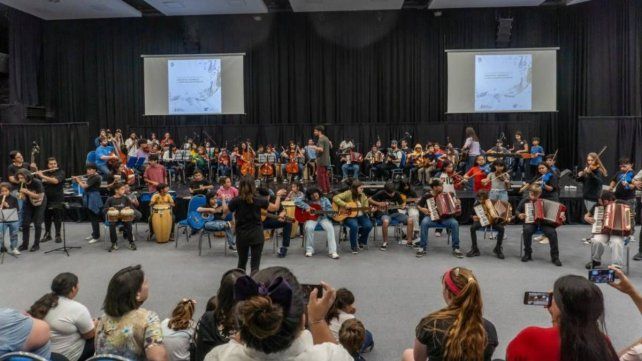 Orquestas y coros provinciales al borde del cierre: 80 docentes sin cobrar denuncian recortes presupuestarios