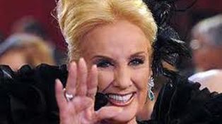 Le robaron el auto a Mirtha Legrand mientras cenaba con unos amigos