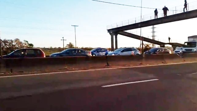 Por un choque sobre uno de los aliviadores se formaron largas colas en la ruta nacional 168 (RN168) mano Santa Fe - Paraná&nbsp;