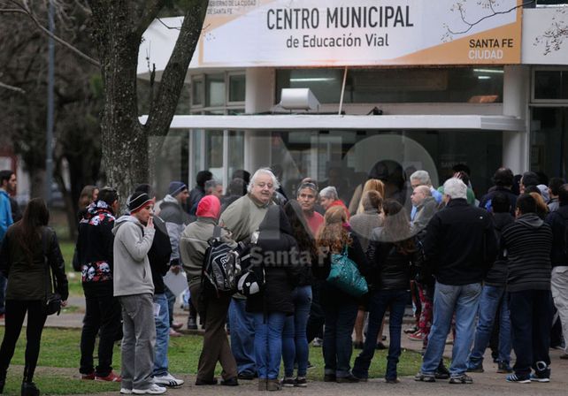 Licencia nacional de conducir: las colas preocupan al municipio y exigen soluciones urgentes