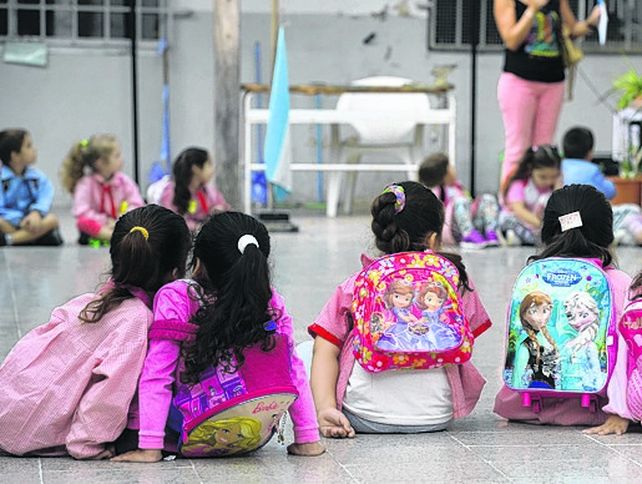 Nivel inicial. Conseguir un banco en las salas de 4 años es toda una odisea para los padres.