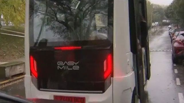Accidentado estreno del bus inteligente sin conductor.