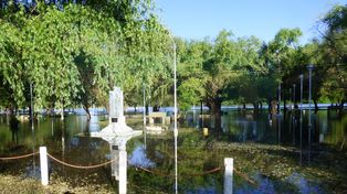 Inundado. El balneario Itapé está totalmente bajo agua y se espera que la bajante posibilite los arreglos.