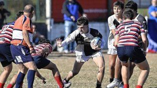 En El Plumazo jugaron las juveniles de Santa Fe RC y Estudiantes por el Torneo Dos Orillas.