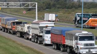 Congestión de camiones en la autopista a Santa Fe y piquetes en San Lorenzo