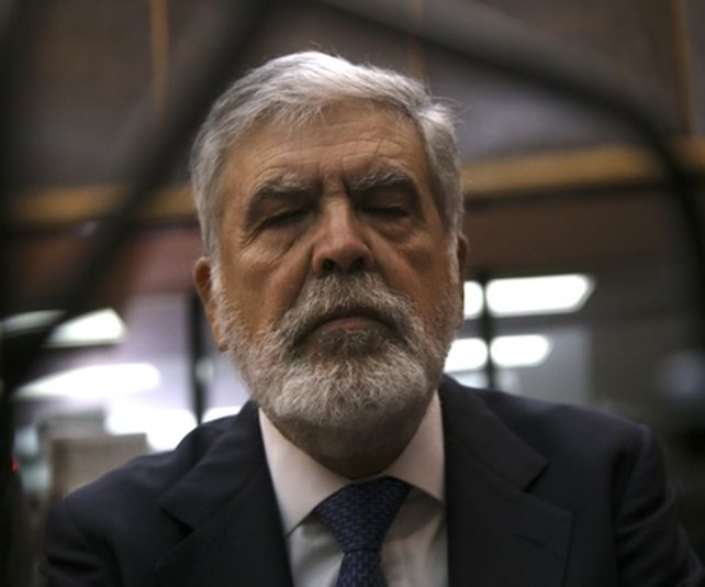 Julio De Vido fue internado a causa de&nbsp;“una fuerte y prolongada arritmia”.