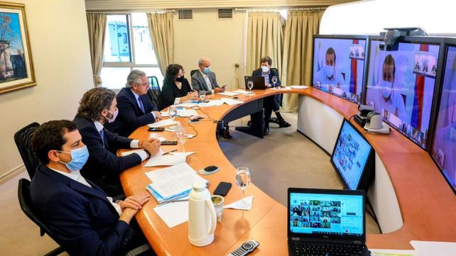 Presidente y gobernadores evaluaron la marcha del plan de vacunación y evaluaron las posibles medidas a adoptar ante una segunda ola.