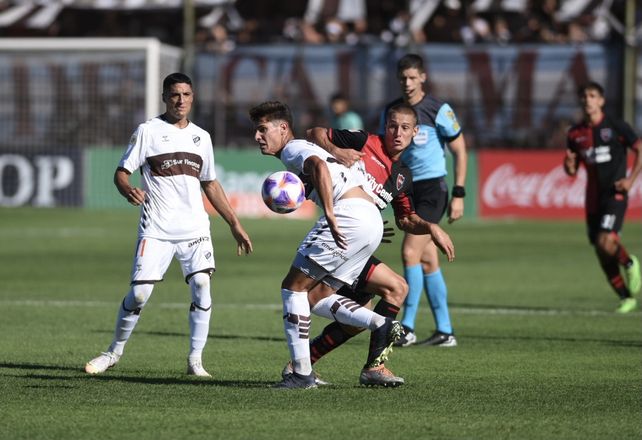 El Newells de Heinze, un equipo no apto para cardíacos, igualó 2 a 2 con Platense