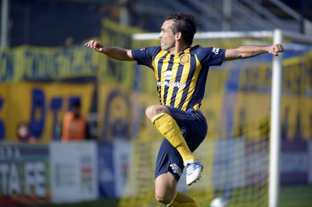 El goleador auriazul. Ijiel Protti marcó dos de los cinco goles de ayer en el Gigante. En total lleva 5 en esta Copa Santa Fe.