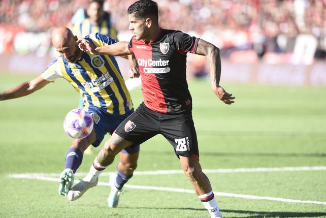 Lucha. Recalde y Quintana en el clásico pasado. Un duelo que puede repetirse.