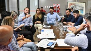 La Comisión de Economía, Hacienda y Producción del Concejo Deliberante de Paraná se reunió con funcionarios para analizar el proyecto de Presupuesto 2025.