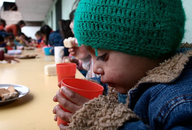 Los niños podrán desayunar y merendar en las escuelas los días en que les toque asistir