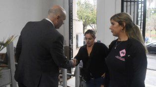 El ministro de Seguridad recibió personalmente a los remiseros y taxistas autoconvocados