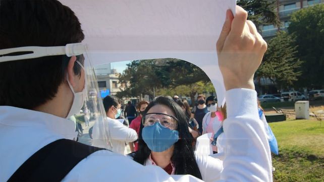 Imágenes de la movilización de trabajadores de Sanidad en Paraná y Concordia