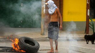 Protesta y piquetes con quema de neumáticos