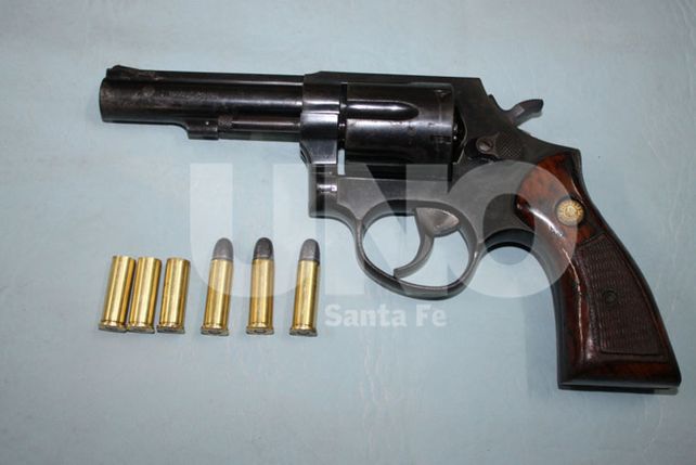 Tiros, persecución, arrestos y el secuestro de un arma de guerra