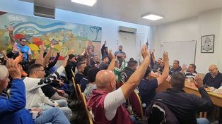 Marina Mercante. Los empleados comenzaron un paro en los puertos de Corrientes, Santa Fe y Buenos Aires.