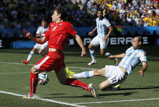 Sufriendo, a pura garra y corazón, Argentina venció a Suiza y está en cuartos