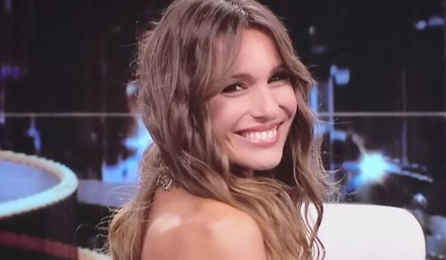 Las fotos de Pampita, sucia y encadenada