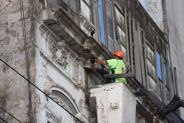 Compraron una ruinosa casona centenaria en pleno centro y decidieron recuperarla