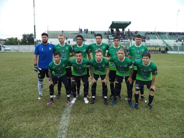Sanjustino defiende la punta en San Carlos