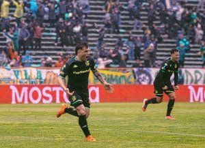 Aldosivi ganó y mantiene viva la ilusión de quedarse en Primera