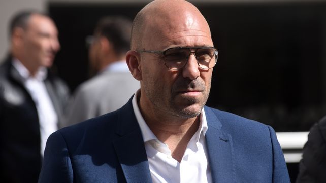 Gonzalo Belloso volvió a cargar contra la anterior comisión directiva de Central y puso en duda la realización del recital de Ricardo Arjona en el Gigante en marzo próximo.