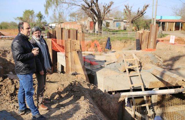 Corral recorrió las obras que se ejecutan en el oeste de la ciudad.