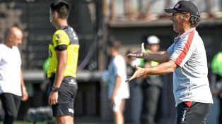 Pedro Troglio, DT de Instituto, reconoció que la lesión del delantero Facundo Suárez no pinta bien.