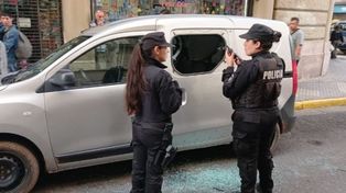 Dos agentes de la policía provincial llegaron al lugar para labrar las actuaciones.