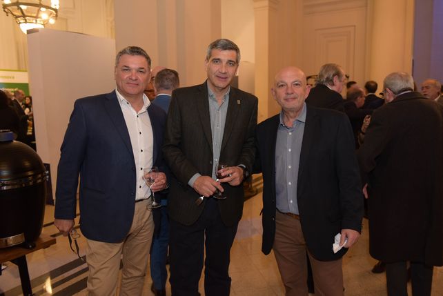 Leonel Perlo, Alfredo Bertellotti y Juan Carlos Reynares.
