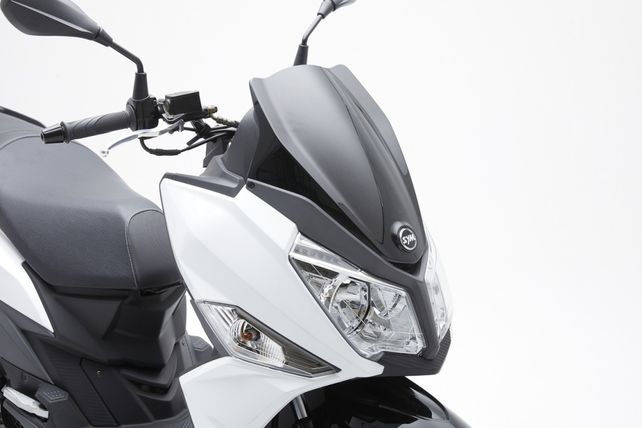Este scooter viene con un instrumental muy completo.