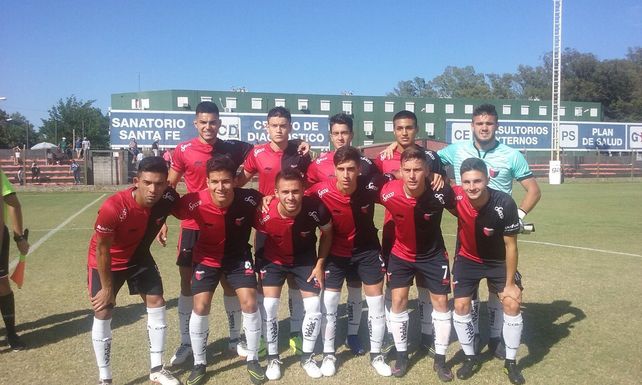 Colón perdió con Talleres y cerró un 2017 muy pobre en Reserva