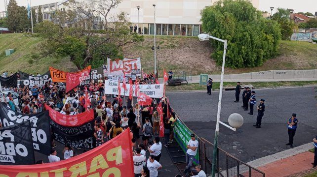 Toda la manzana del CPC se encontraba vallada y con fuerzas de seguridad.