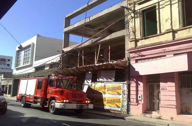 Incendio en un edificio en construcción