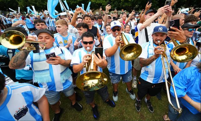 Los hinchas de Argentina se hará oír en el estadio de Dallas, donde la Scaloneta irá por su segunda victoria en el Mundial.