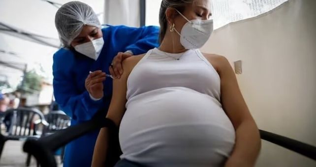 La vacuna previene la bronquiolitis. Para los que se enferman hay tratamientos con broncodilatadores